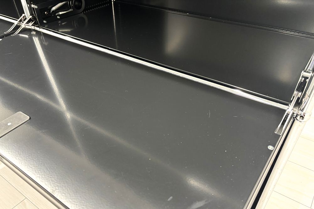 USMハラー 中古 サイドボード ハラーシステム USM Haller キャビネット 3連3段 中古オフィス家具 ブラック 2270/375/1100の画像