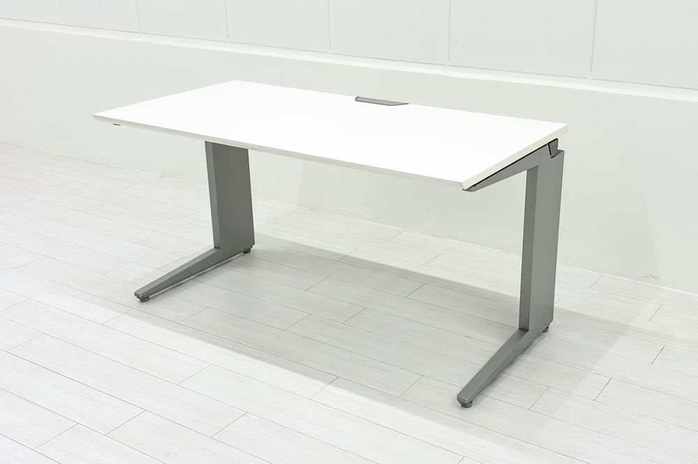 オカムラ プロユニット 中古 平机 幅1400 平デスク 事務机 Pro Unit 中古オフィス家具 1400/700/720の画像
