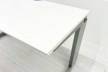 オカムラ プロユニット 中古 平机 幅1400 平デスク 事務机 Pro Unit 中古オフィス家具 1400/700/720の画像