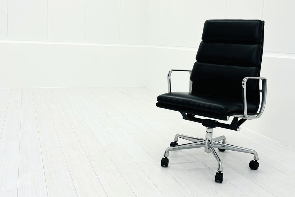 Herman Miller Eames イームズソフトパッドマネジメントチェア 中古 チャールズ&レイ・イームズ ハーマンミラー 皮革 正規品の画像