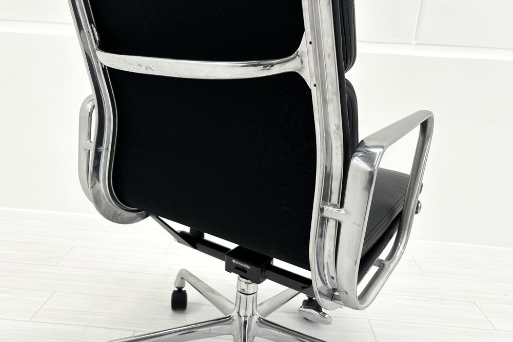 Herman Miller Eames イームズソフトパッドマネジメントチェア 中古 チャールズ&レイ・イームズ ハーマンミラー 皮革 正規品の画像