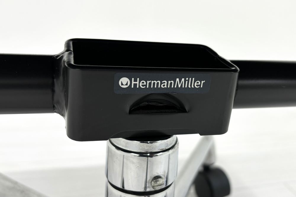 Herman Miller Eames イームズソフトパッドマネジメントチェア 中古 チャールズ&レイ・イームズ ハーマンミラー 皮革 正規品の画像