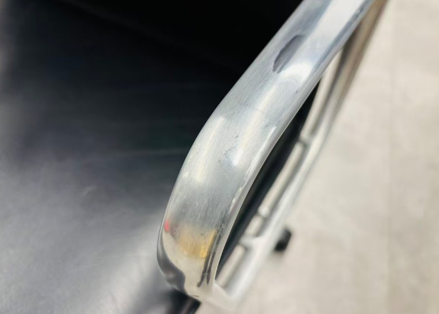 Herman Miller Eames イームズソフトパッドマネジメントチェア 中古 チャールズ&レイ・イームズ ハーマンミラー 皮革 正規品の画像