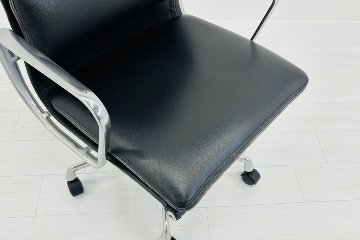 Herman Miller Eames イームズソフトパッドマネジメントチェア 中古 チャールズ&レイ・イームズ ハーマンミラー 皮革 正規品の画像