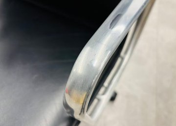 Herman Miller Eames イームズソフトパッドマネジメントチェア 中古 チャールズ&レイ・イームズ ハーマンミラー 皮革 正規品の画像