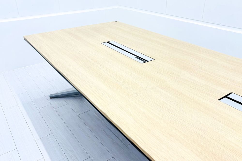 オカムラ ラティオ 中古 会議テーブル 幅3200 ミーティングテーブル 大型会議机 中古オフィス家具 ネオウッドライト 3200/1200/720の画像