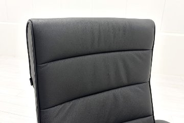オカムラ CE(シーイー)シリーズ 2021年製 中古 ハイバック 幕板付固定肘 役員チェア エグゼクティブチェア 中古オフィス家具 ブラック 革の画像