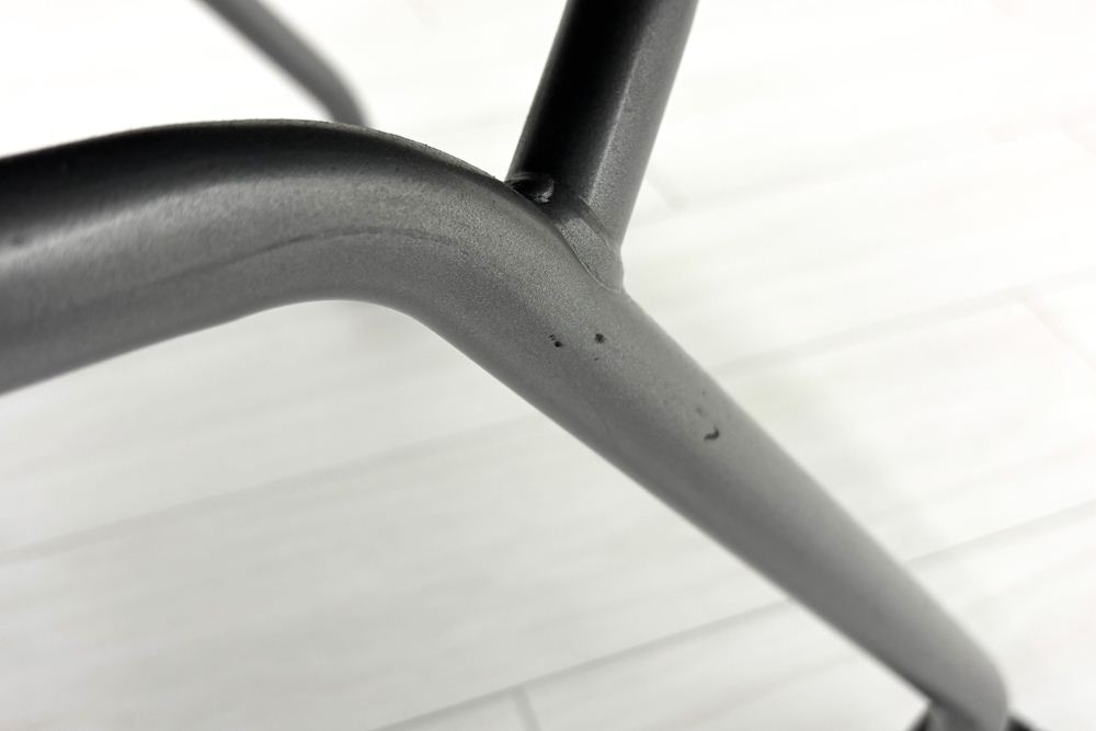 【4脚セット】 オカムラ グラータチェア 中古 ネスティングチェア ミーティングチェア 肘無 中古オフィス家具 レッドの画像