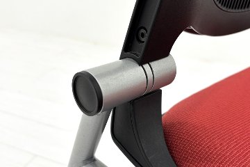 【4脚セット】 オカムラ グラータチェア 中古 ネスティングチェア ミーティングチェア 肘無 中古オフィス家具 レッドの画像