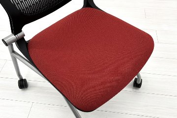 【4脚セット】 オカムラ グラータチェア 中古 ネスティングチェア ミーティングチェア 肘無 中古オフィス家具 レッドの画像