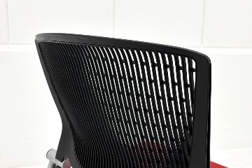 オカムラ グラータチェア 中古 ネスティングチェア ミーティングチェア 肘無 中古オフィス家具 レッドの画像