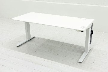 オカムラ スイフト 電動昇降デスク 中古 ホワイト 幅1550 中古オフィス家具 1550/675/650～1250の画像