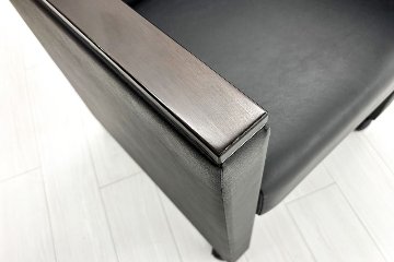 オカムラ 応接椅子 中古 2025年製 8346WA ミーティングチェア 【4脚セット】 多目的チェア 中古オフィス家具 ブラックの画像
