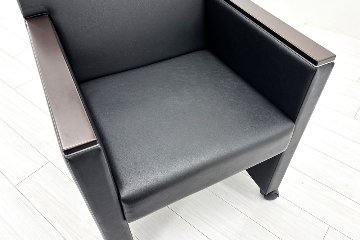 オカムラ 応接椅子 中古 2025年製 8346WA ミーティングチェア 【4脚セット】 多目的チェア 中古オフィス家具 ブラックの画像