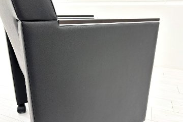 オカムラ 応接椅子 中古 2025年製 8346WA ミーティングチェア 【4脚セット】 多目的チェア 中古オフィス家具 ブラックの画像