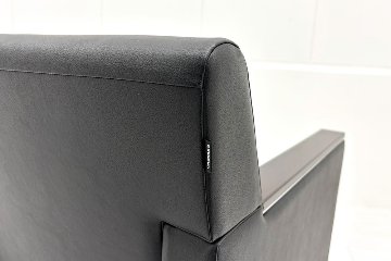 オカムラ 応接椅子 中古 2025年製 8346WA ミーティングチェア 【4脚セット】 多目的チェア 中古オフィス家具 ブラックの画像