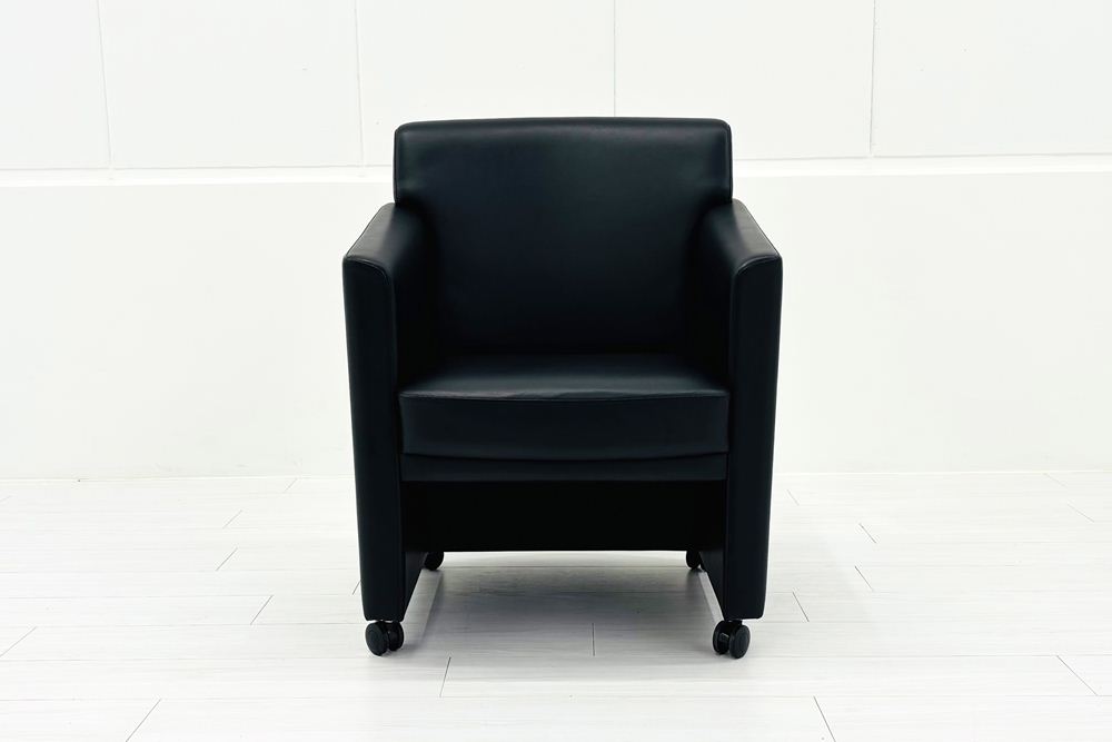 コクヨ 応接椅子 中古 マノヴェラ ミーティングチェア 【4脚セット】 多目的チェア 中古オフィス家具 ブラックの画像