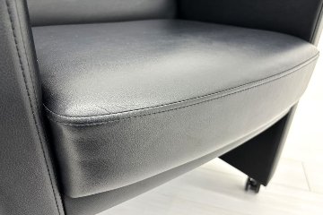 コクヨ 応接椅子 中古 マノヴェラ ミーティングチェア 【4脚セット】 多目的チェア 中古オフィス家具 ブラックの画像