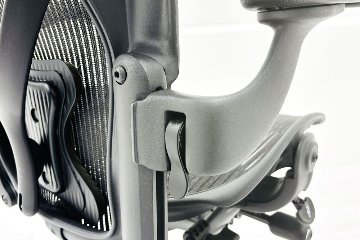 ハーマンミラー アーロンチェア Bサイズ フル装備 中古 2015年製 ポスチャーフィット Herman Miller Aeron Chair 中古オフィス家具 肘レバーの画像