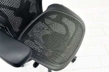 ハーマンミラー アーロンチェア Bサイズ フル装備 中古 2015年製 ポスチャーフィット Herman Miller Aeron Chair 中古オフィス家具 肘レバーの画像