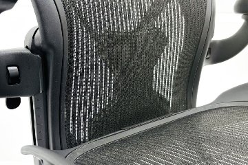 ハーマンミラー アーロンチェア Bサイズ フル装備 中古 2015年製 ポスチャーフィット Herman Miller Aeron Chair 中古オフィス家具 肘レバーの画像
