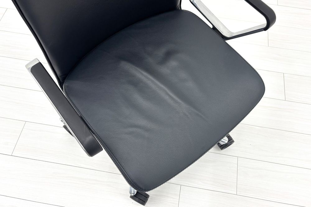 【4脚セット】革張り ファブレチェア コクヨ 中古 2025年製 エグゼクティブチェア 役員チェア 中古オフィス家具 ブラックの画像