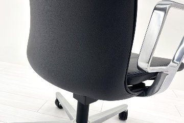 【4脚セット】革張り ファブレチェア コクヨ 中古 2025年製 エグゼクティブチェア 役員チェア 中古オフィス家具 ブラックの画像