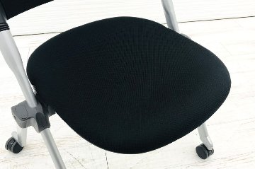 オカムラ リータチェア LITA ミーティングチェア スタッキングチェア 会議椅子 パイプ椅子 H161ZC 0038 ブラックの画像