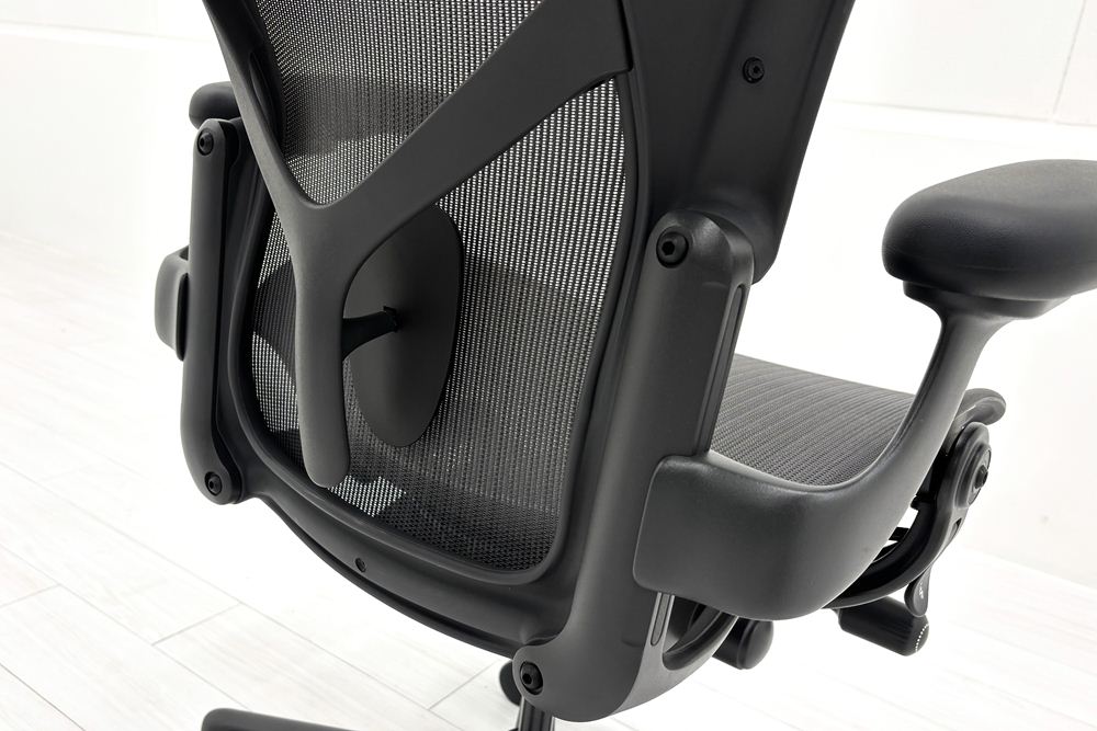 【固定アーム】 ハーマンミラー アーロンチェア リマスタード Bサイズ ライトシリーズ 中古 2018年製 Herman Miller Aeron Chair Remastered グラファイトの画像