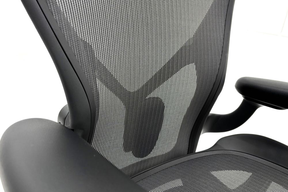 【固定アーム】 ハーマンミラー アーロンチェア リマスタード Bサイズ ライトシリーズ 中古 2018年製 Herman Miller Aeron Chair Remastered グラファイトの画像