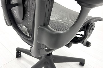 【固定アーム】 ハーマンミラー アーロンチェア リマスタード Bサイズ ライトシリーズ 中古 2018年製 Herman Miller Aeron Chair Remastered グラファイトの画像