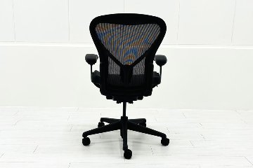 【固定アーム】 ハーマンミラー アーロンチェア リマスタード Bサイズ ライトシリーズ 中古 2018年製 Herman Miller Aeron Chair Remastered グラファイトの画像