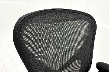【固定アーム】 ハーマンミラー アーロンチェア リマスタード Bサイズ ライトシリーズ 中古 2018年製 Herman Miller Aeron Chair Remastered グラファイトの画像