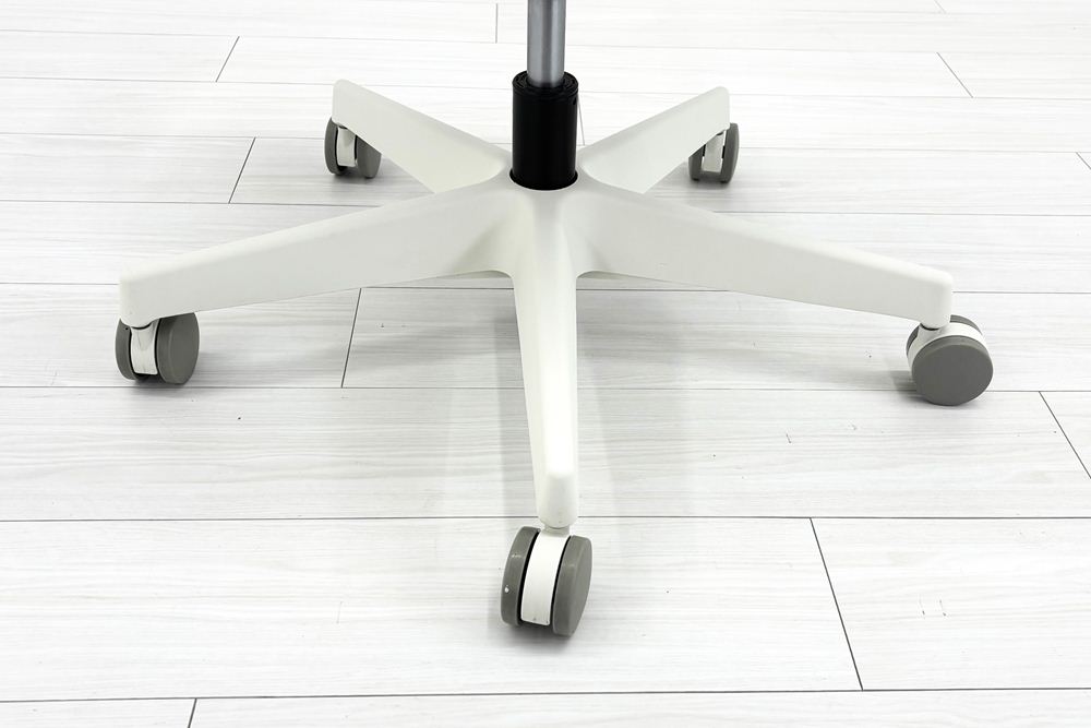 オカムラ ポータムチェア 中古 2024年製 OKAMURA Potam エクストラスタンダードバック 可動肘 中古オフィス家具の画像