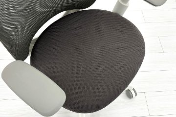オカムラ ポータムチェア 中古 2024年製 OKAMURA Potam エクストラスタンダードバック 可動肘 中古オフィス家具の画像