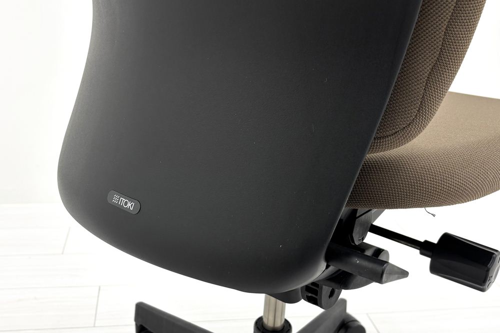イトーキ フルゴチェア 中古 ITOKI fulgo 肘無 ハイバック 事務椅子 中古オフィス家具 ブラウンの画像