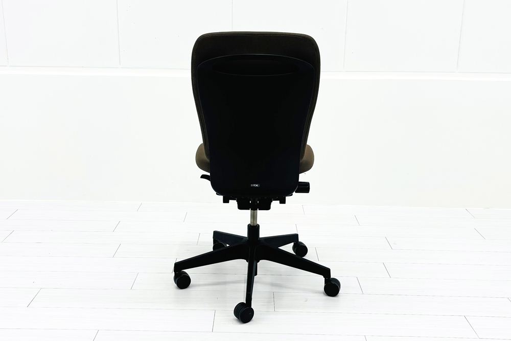 イトーキ フルゴチェア 中古 ITOKI fulgo 肘無 ハイバック 事務椅子 中古オフィス家具 ブラウンの画像
