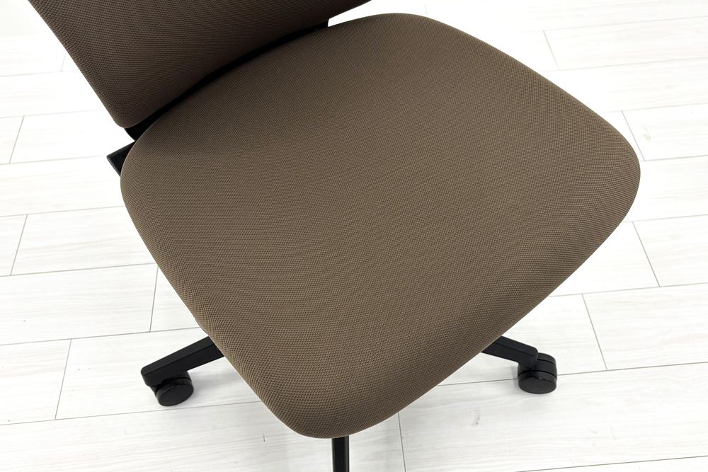 イトーキ フルゴチェア 中古 ITOKI fulgo 肘無 ハイバック 事務椅子 中古オフィス家具 ブラウンの画像