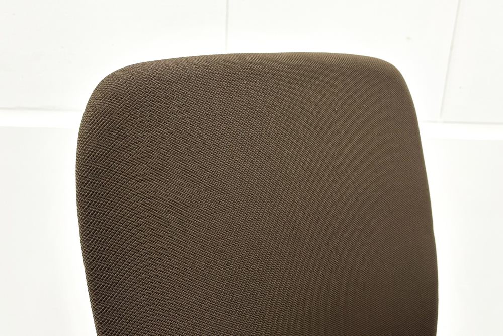 イトーキ フルゴチェア 中古 ITOKI fulgo 肘無 ハイバック 事務椅子 中古オフィス家具 ブラウンの画像