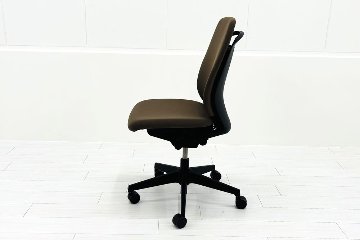イトーキ フルゴチェア 中古 ITOKI fulgo 肘無 ハイバック 事務椅子 中古オフィス家具 ブラウンの画像