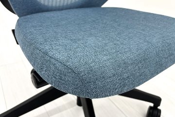 イトーキ ノートチェア 2022年製 中古 ハイバック 可動肘 アジャスタブル肘 ITOKI nort 中古オフィス家具 ダックブルーの画像