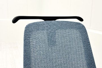 イトーキ ノートチェア 2022年製 中古 ハイバック 可動肘 アジャスタブル肘 ITOKI nort 中古オフィス家具 ダックブルーの画像