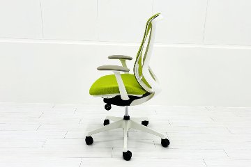 オカムラ シルフィーチェア 中古 ハイバック 固定肘 OKAMURA Sylphy 中古オフィス家具 ライムグリーンの画像
