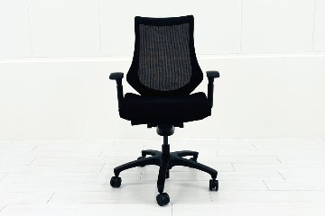 イトーキ エフチェア 中古 2017年製 クッション 可動肘 事務椅子 ITOKI 中古オフィス家具 ブラックの画像