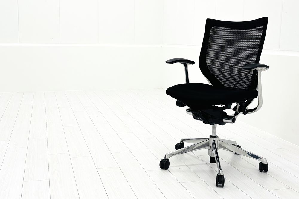 Baron Chair オカムラ バロンチェア 2017年製 中古 固定肘 中古オフィス家具 ローバックメッシュ ブラックの画像