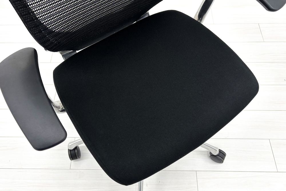 Baron Chair オカムラ バロンチェア 2017年製 中古 固定肘 中古オフィス家具 ローバックメッシュ ブラックの画像