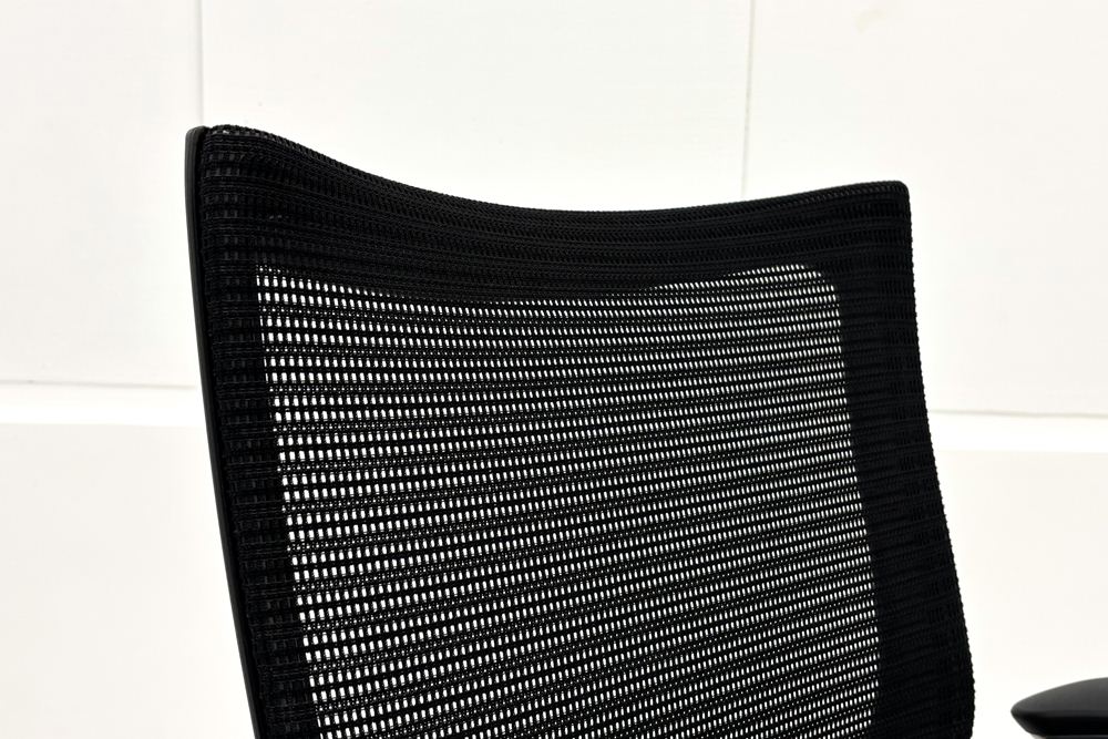 Baron Chair オカムラ バロンチェア 2017年製 中古 固定肘 中古オフィス家具 ローバックメッシュ ブラックの画像