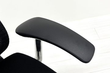 Baron Chair オカムラ バロンチェア 2017年製 中古 固定肘 中古オフィス家具 ローバックメッシュ ブラックの画像