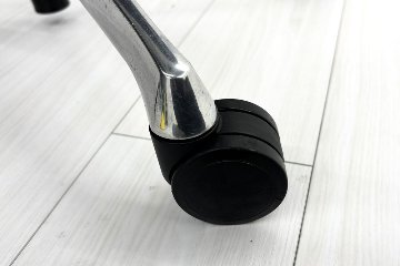 Baron Chair オカムラ バロンチェア 2017年製 中古 固定肘 中古オフィス家具 ローバックメッシュ ブラックの画像