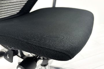Baron Chair オカムラ バロンチェア 2017年製 中古 固定肘 中古オフィス家具 ローバックメッシュ ブラックの画像